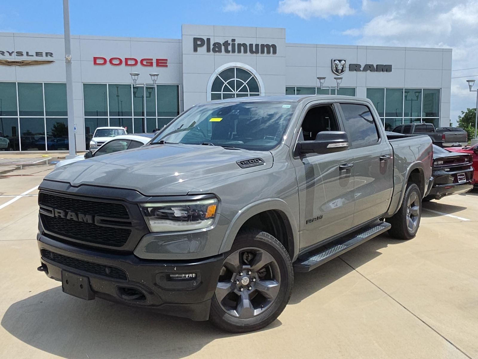 2020 RAM 1500 Big Horn/Lone Star 4x4 Crew Cab 5'7's photo