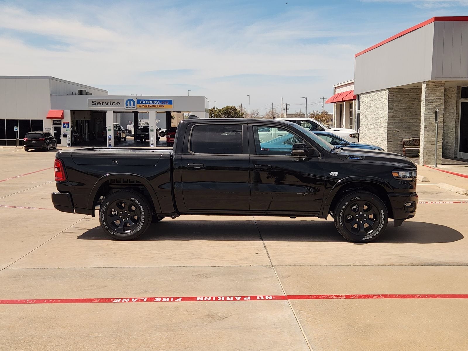 2026 RAM Ram 1500 RAM 1500 LONE STAR CREW CAB 4X4 5'7' BOX