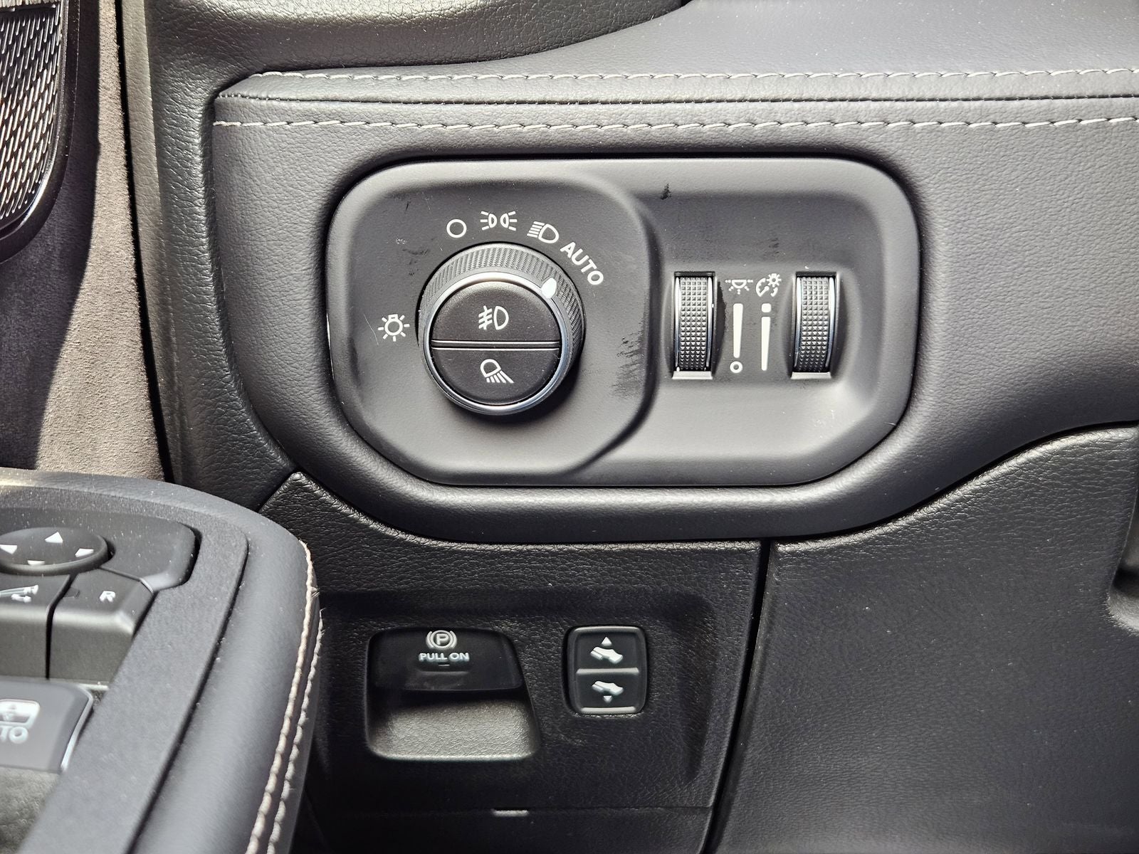 2026 RAM Ram 1500 RAM 1500 RHO CREW CAB 4X4 5'7' BOX