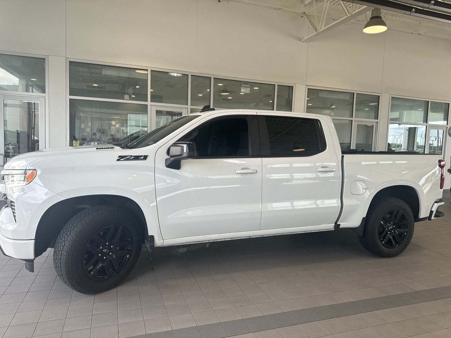 2023 Chevrolet Silverado 1500 4WD Crew Cab Short Bed RST