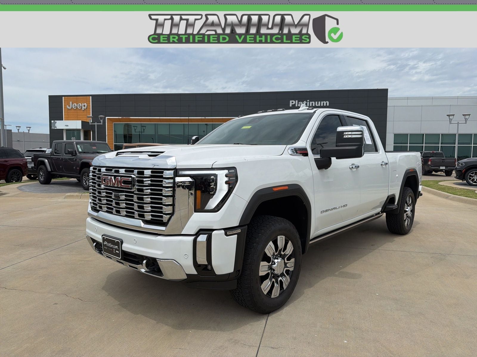 2025 GMC Sierra 2500HD 4WD Crew Cab Standard Bed Denali