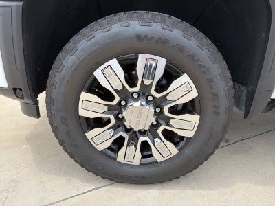 2025 GMC Sierra 2500HD 4WD Crew Cab Standard Bed Denali