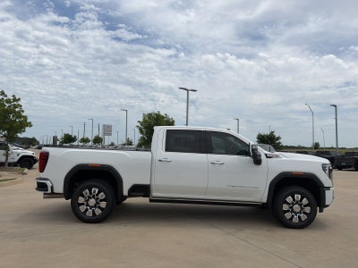 2025 GMC Sierra 2500HD 4WD Crew Cab Standard Bed Denali