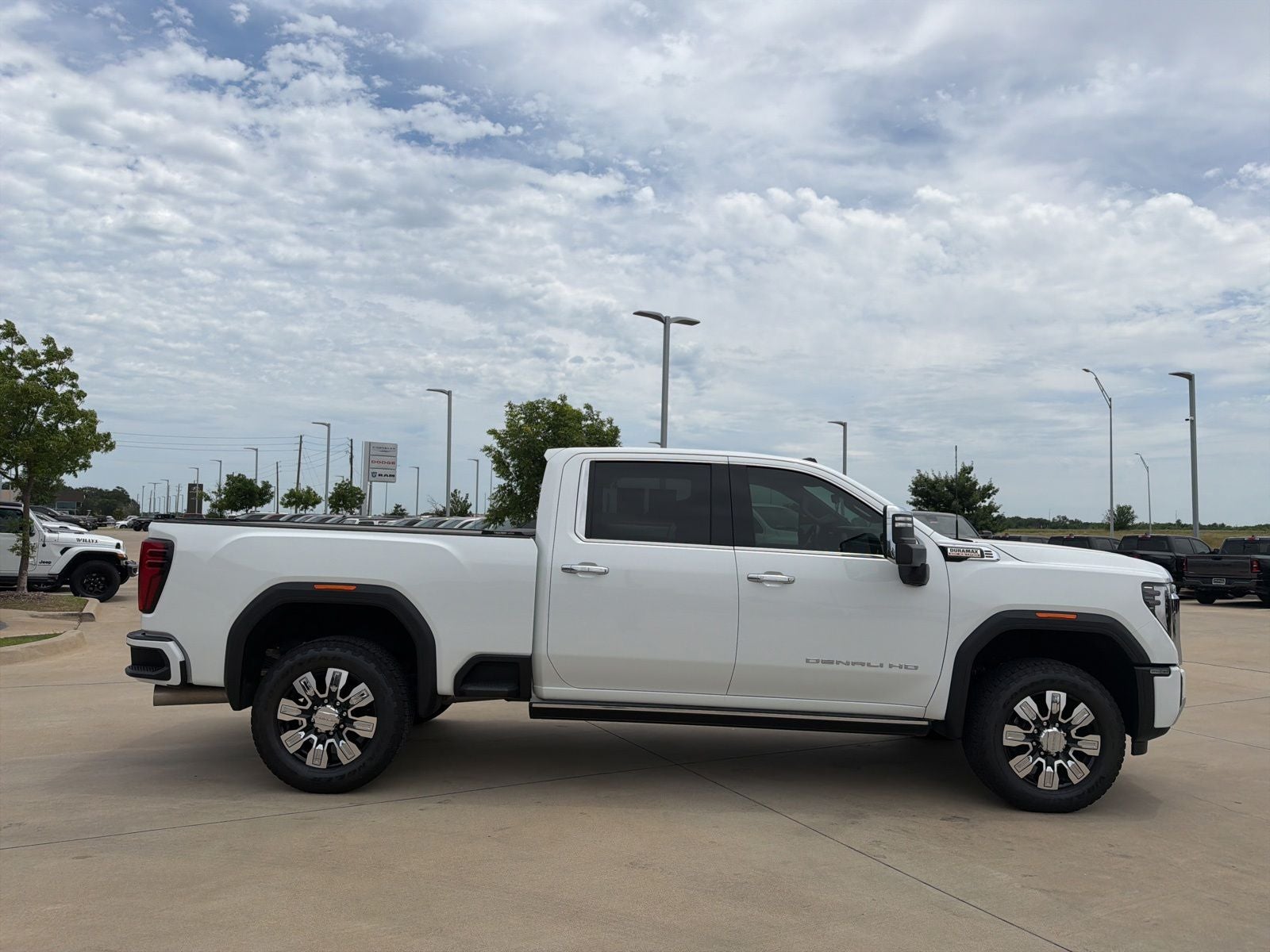 2025 GMC Sierra 2500HD 4WD Crew Cab Standard Bed Denali
