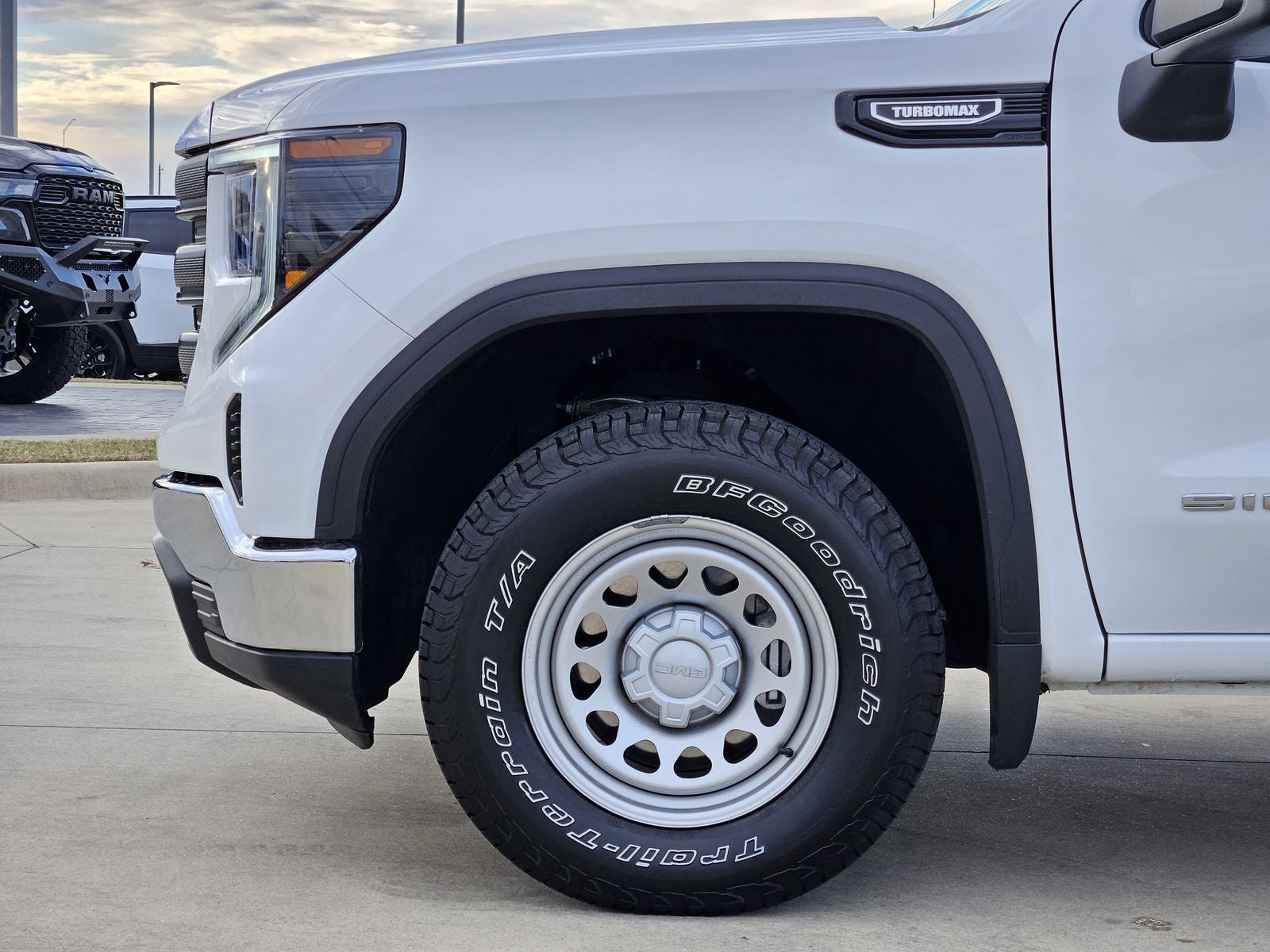 2024 GMC Sierra 1500 4WD Double Cab Standard Box Pro