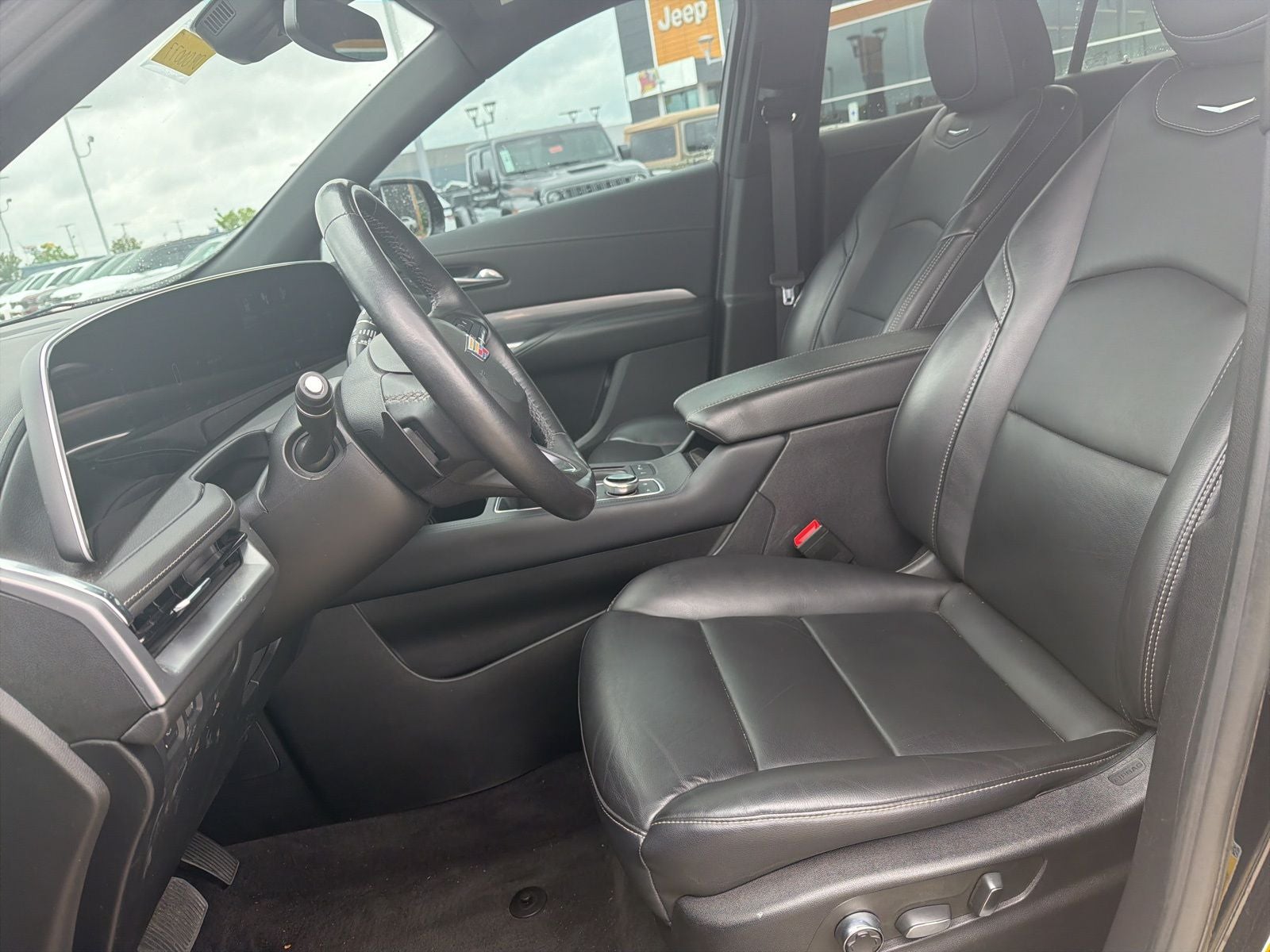 2024 Cadillac XT4 Premium Luxury