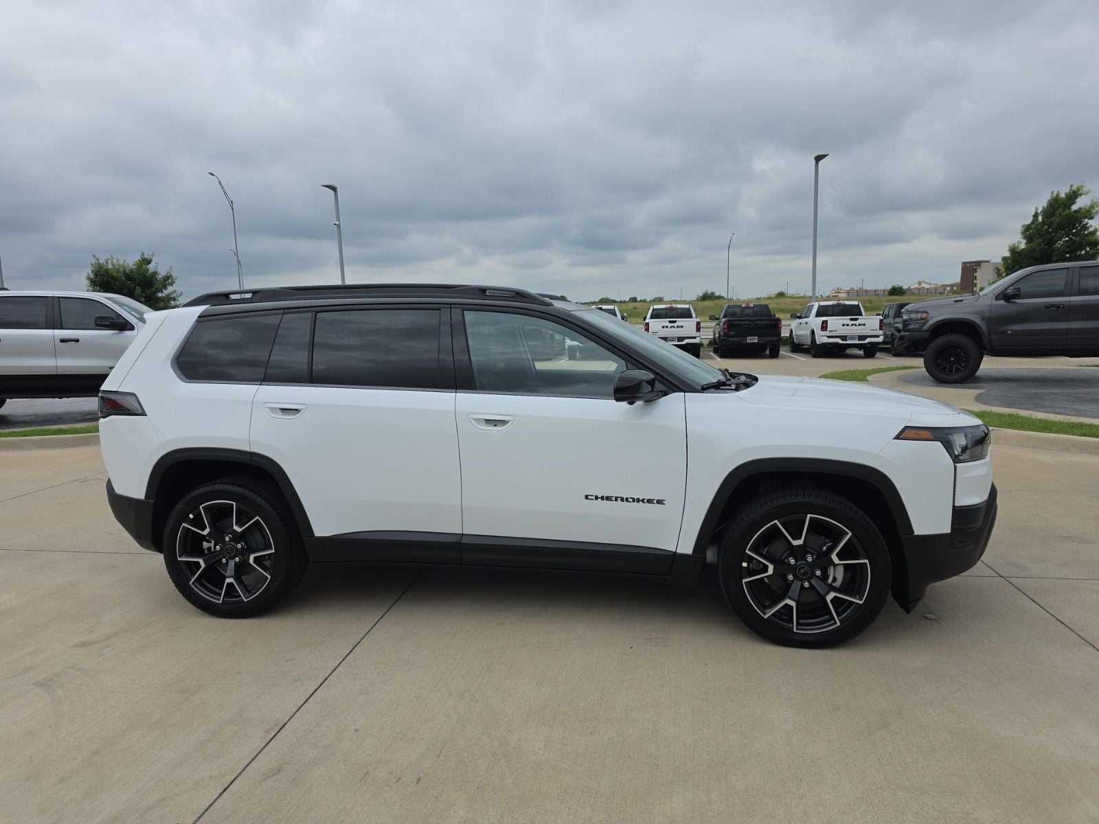 2026 Jeep Cherokee CHEROKEE OVERLAND 4X4