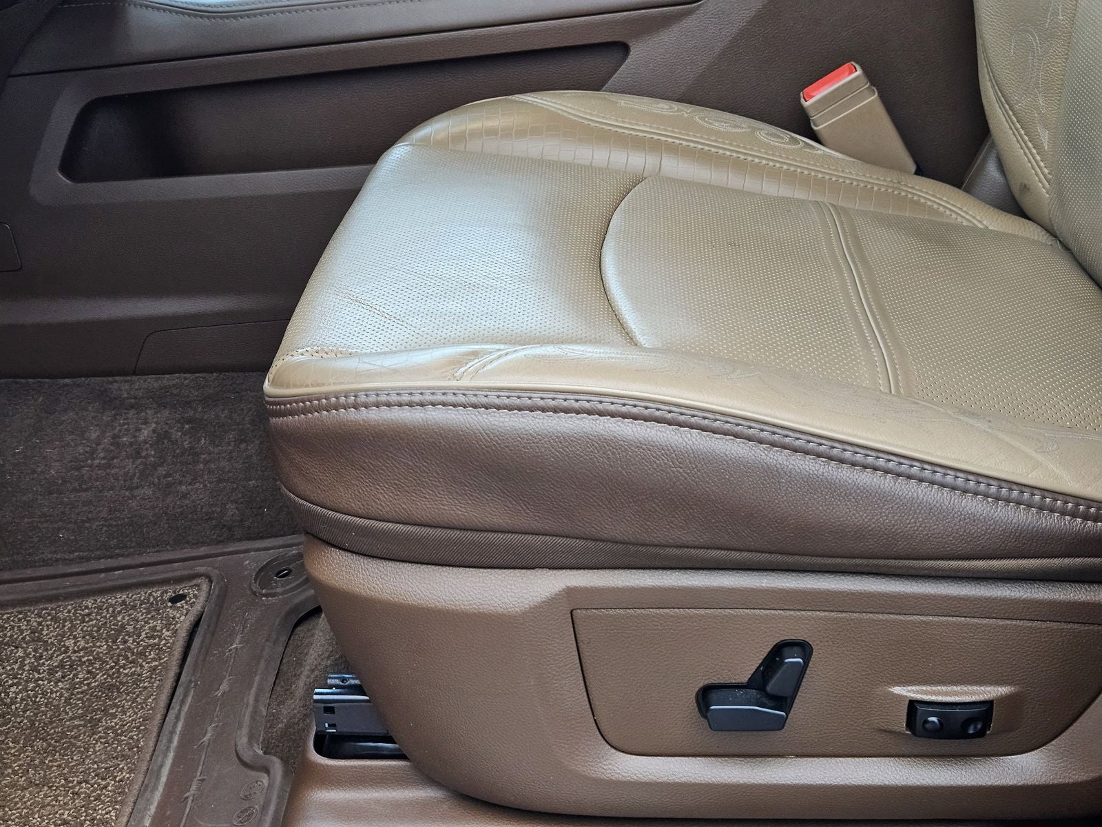 2019 RAM Ram 3500 Longhorn Mega Cab 4x4 6'4' Box