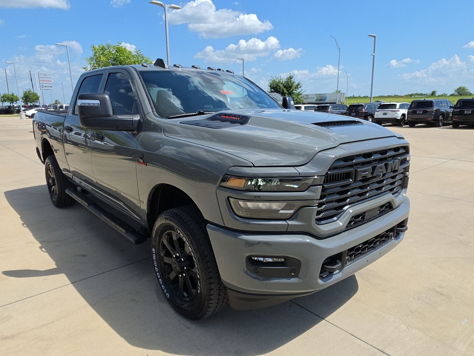 2026 RAM Ram 2500 RAM 2500 BLACK EXPRESS CREW CAB 4X4 6'4' BOX