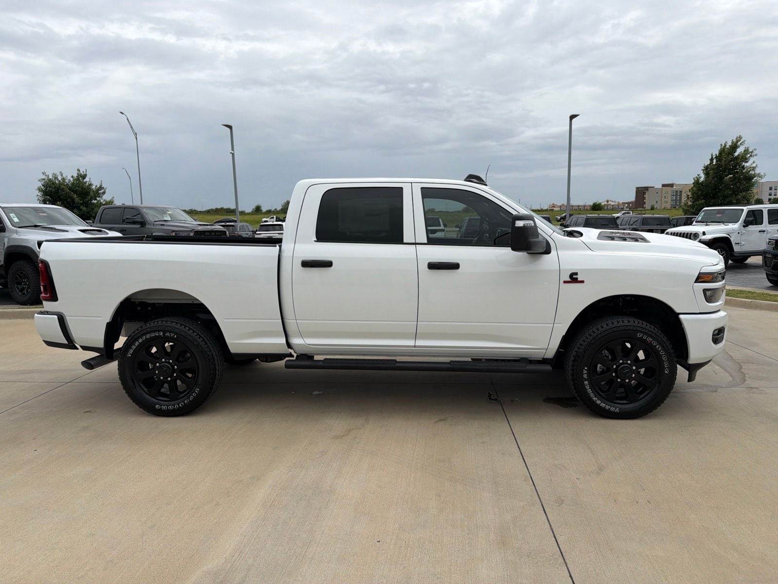 2026 RAM Ram 2500 RAM 2500 BLACK EXPRESS CREW CAB 4X4 6'4' BOX