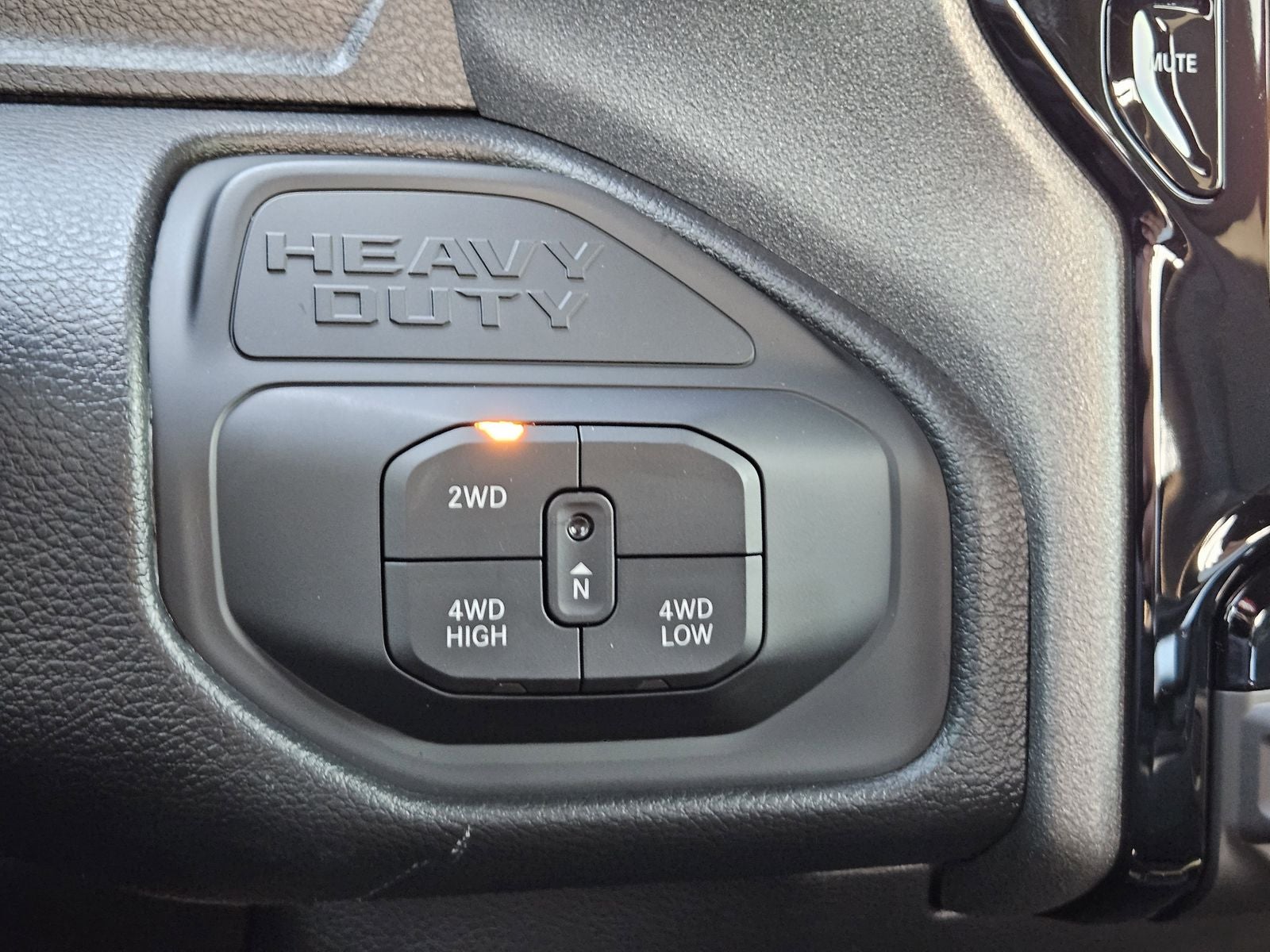 2026 RAM Ram 2500 RAM 2500 BLACK EXPRESS CREW CAB 4X4 6'4' BOX