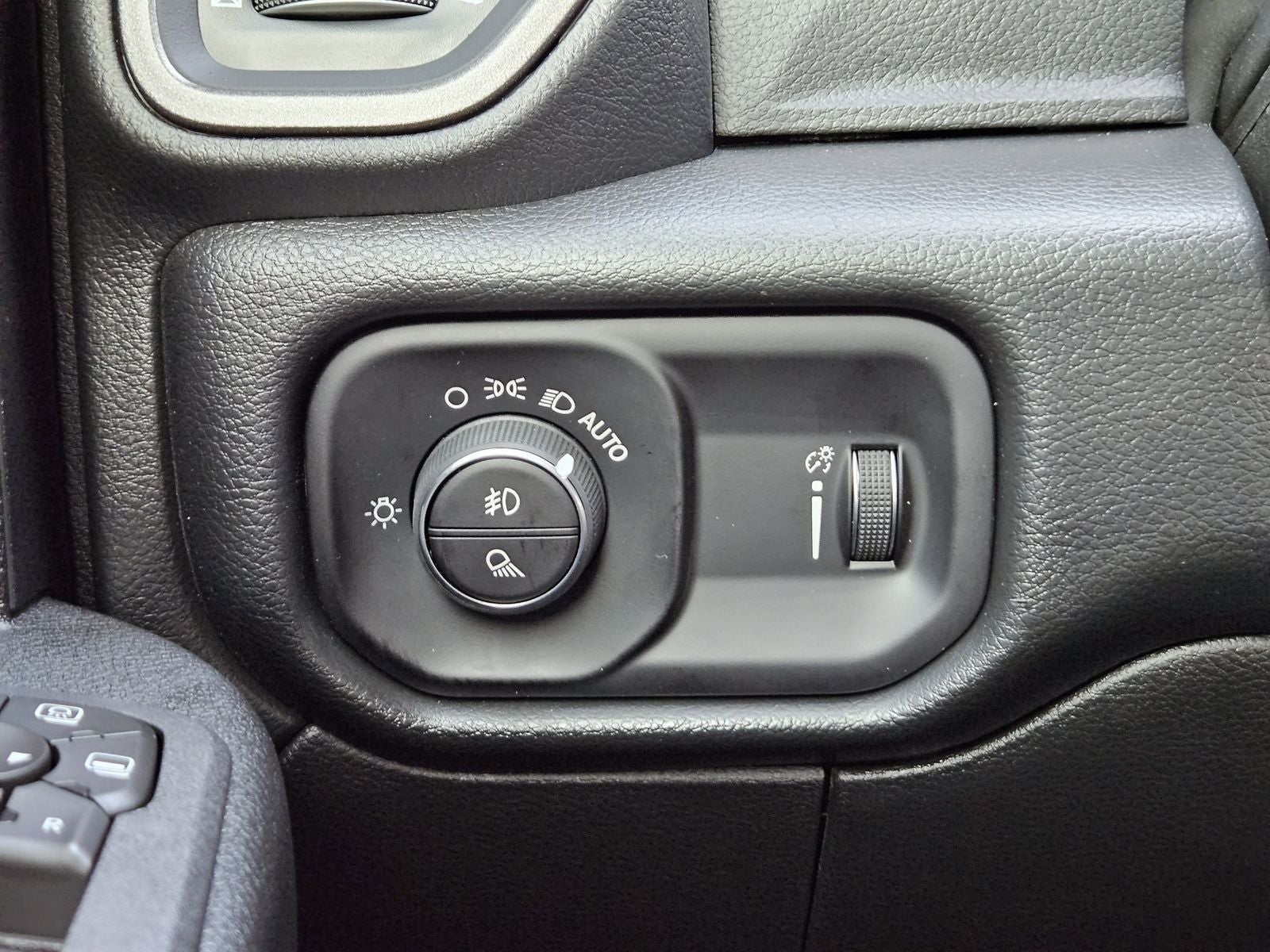 2026 RAM Ram 2500 RAM 2500 BLACK EXPRESS CREW CAB 4X4 6'4' BOX