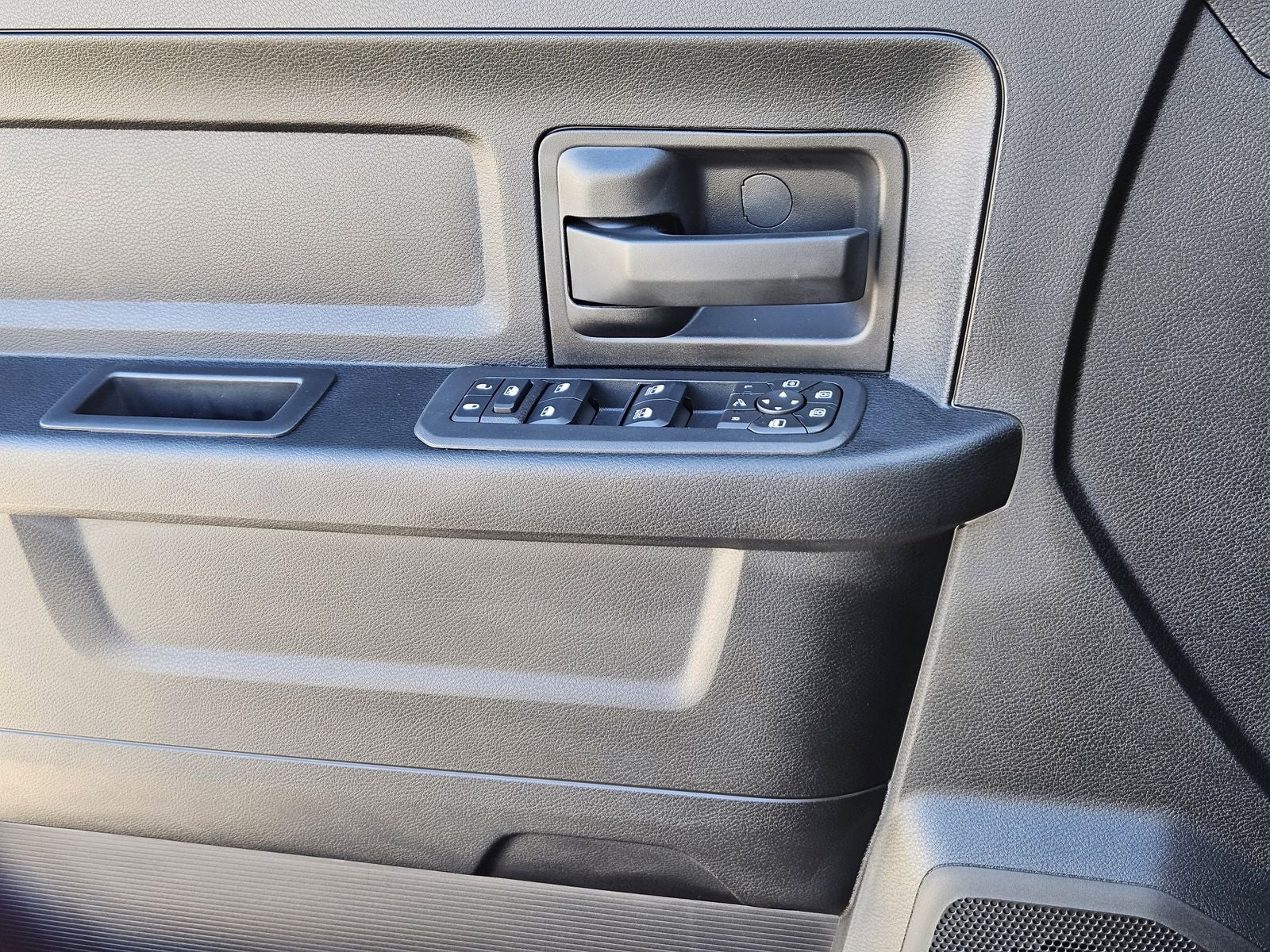 2026 RAM Ram 2500 RAM 2500 BLACK EXPRESS CREW CAB 4X4 6'4' BOX