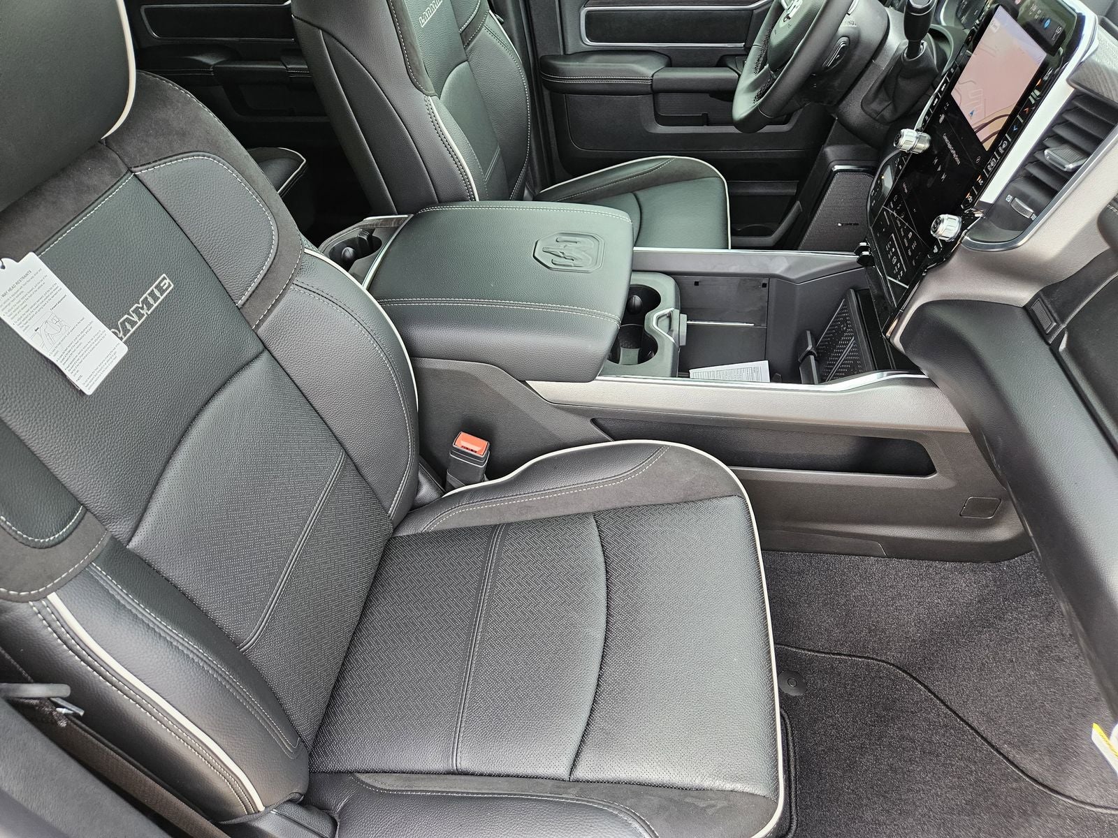 2026 RAM Ram 3500 RAM 3500 LARAMIE MEGA CAB 4X4 6'4' BOX