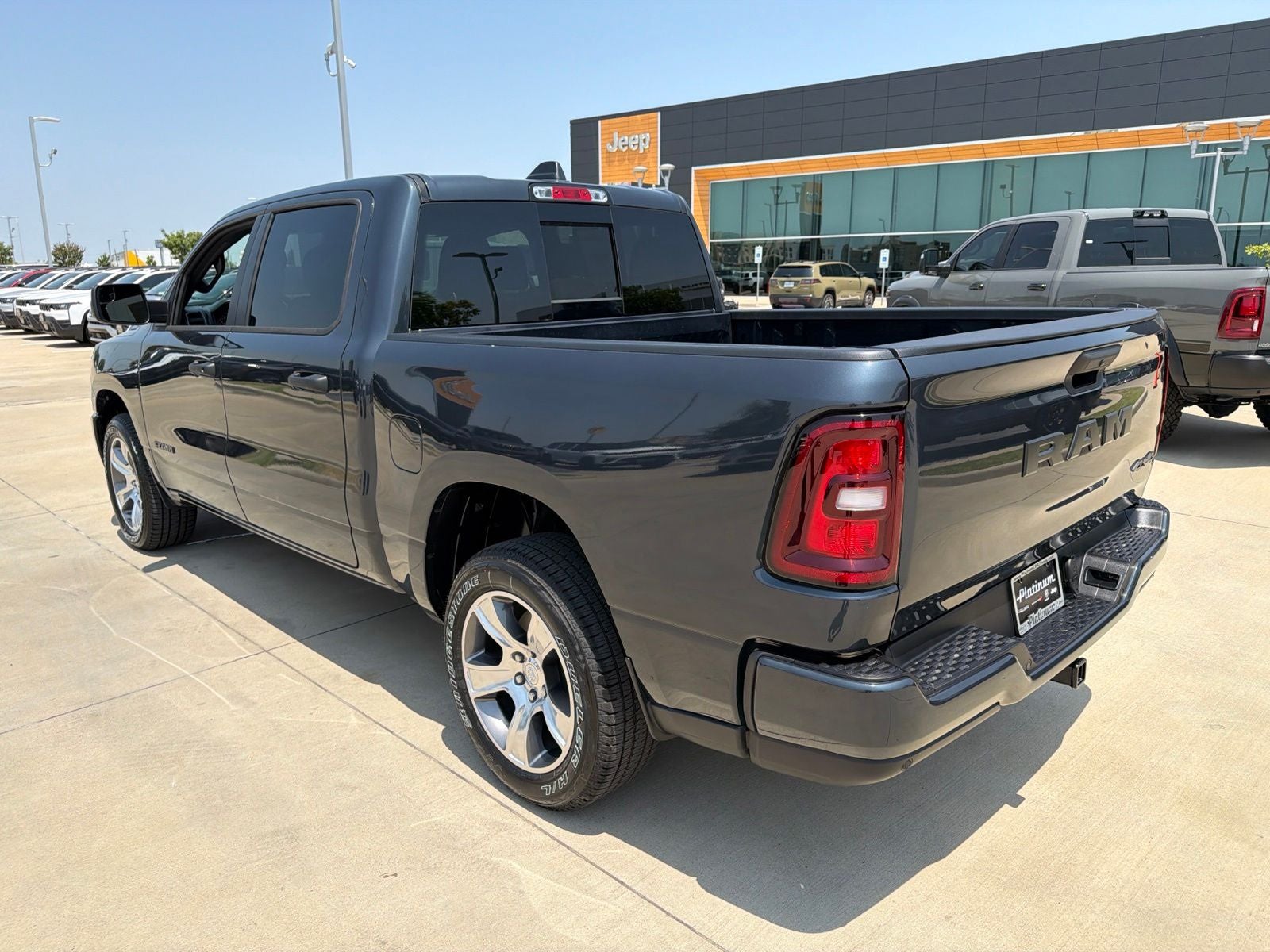 2026 RAM Ram 1500 RAM 1500 EXPRESS CREW CAB 4X4 5'7' BOX