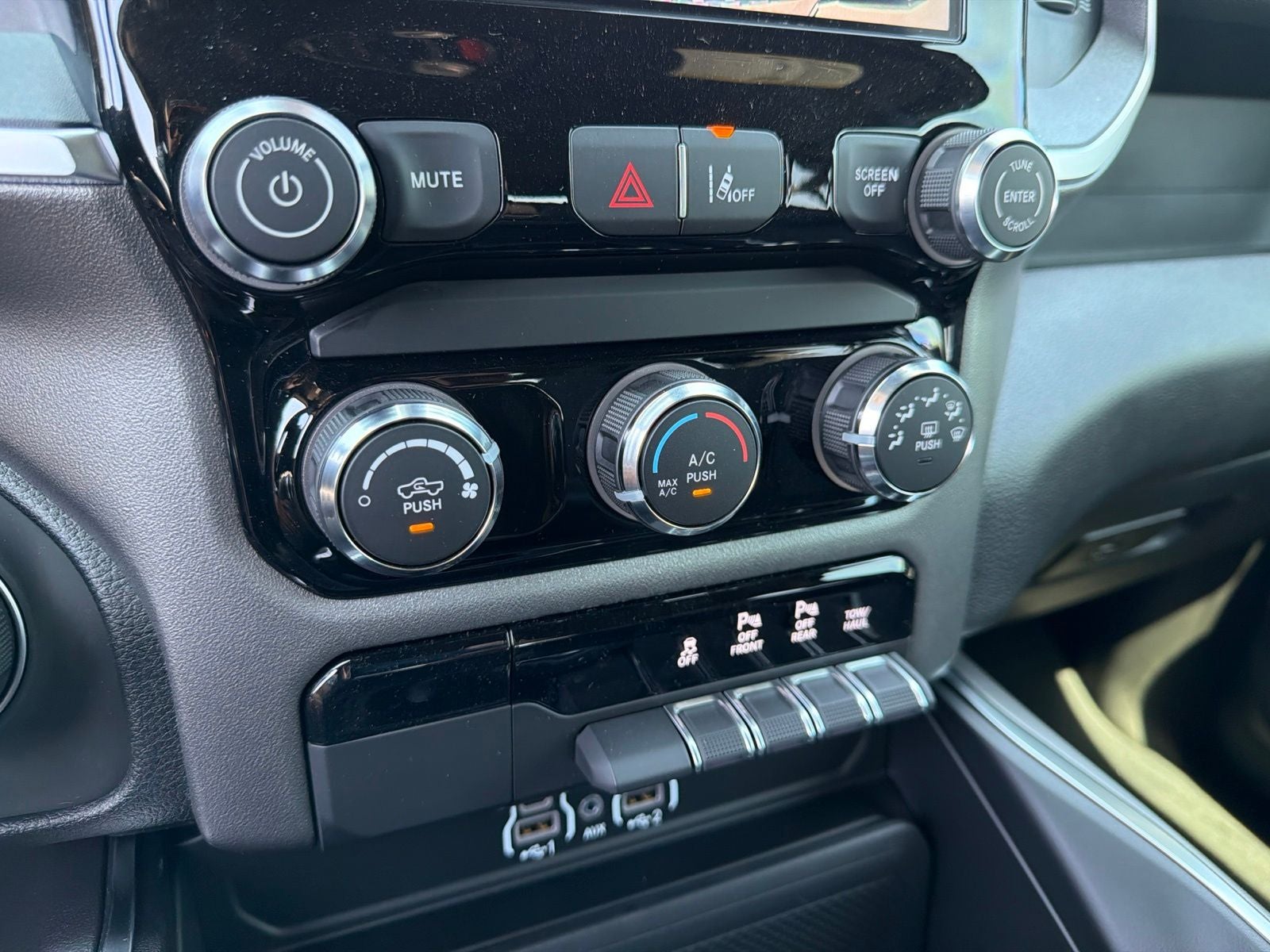 2026 RAM Ram 1500 RAM 1500 EXPRESS CREW CAB 4X4 5'7' BOX