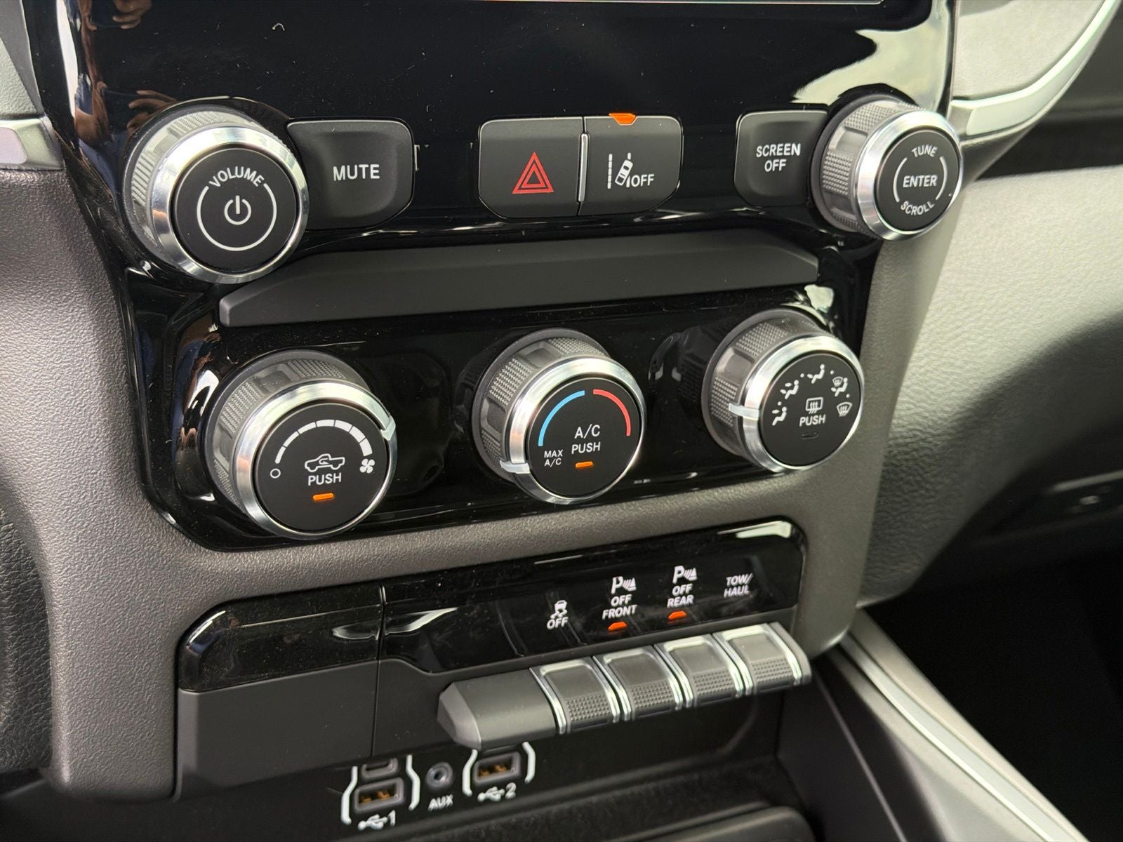2026 RAM Ram 1500 RAM 1500 EXPRESS CREW CAB 4X4 5'7' BOX