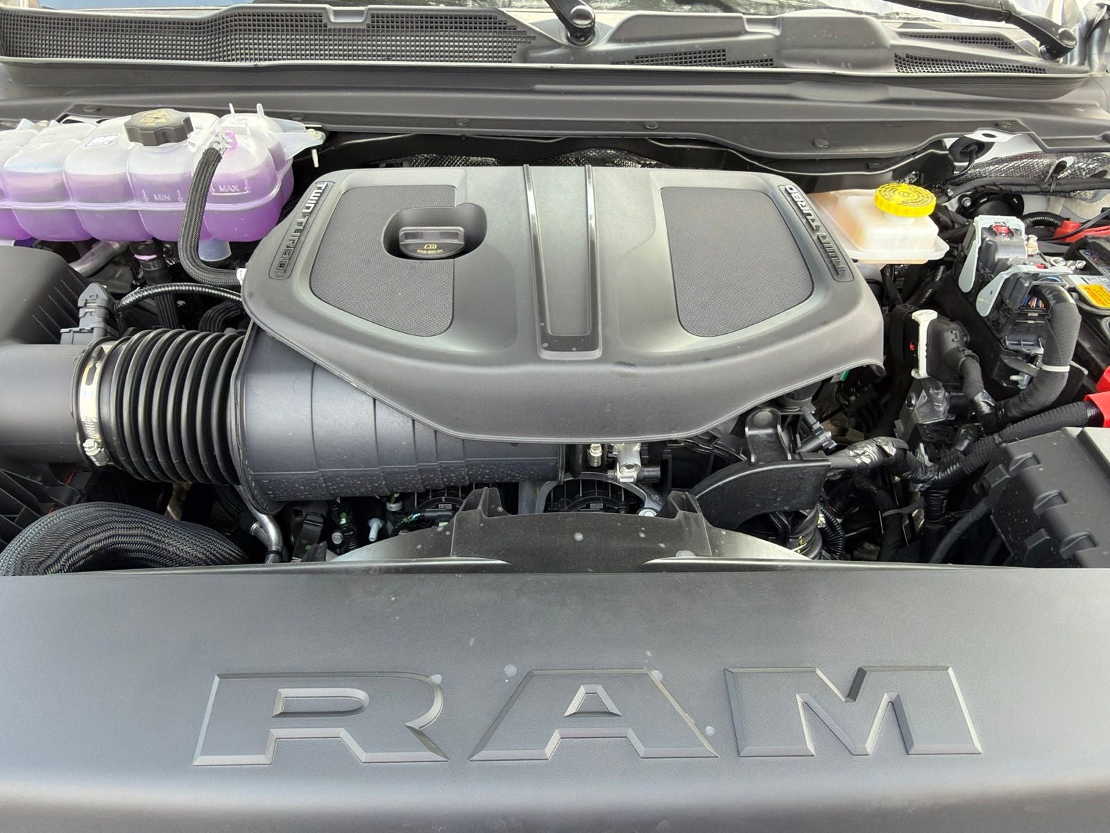 2026 RAM Ram 1500 RAM 1500 EXPRESS CREW CAB 4X4 5'7' BOX
