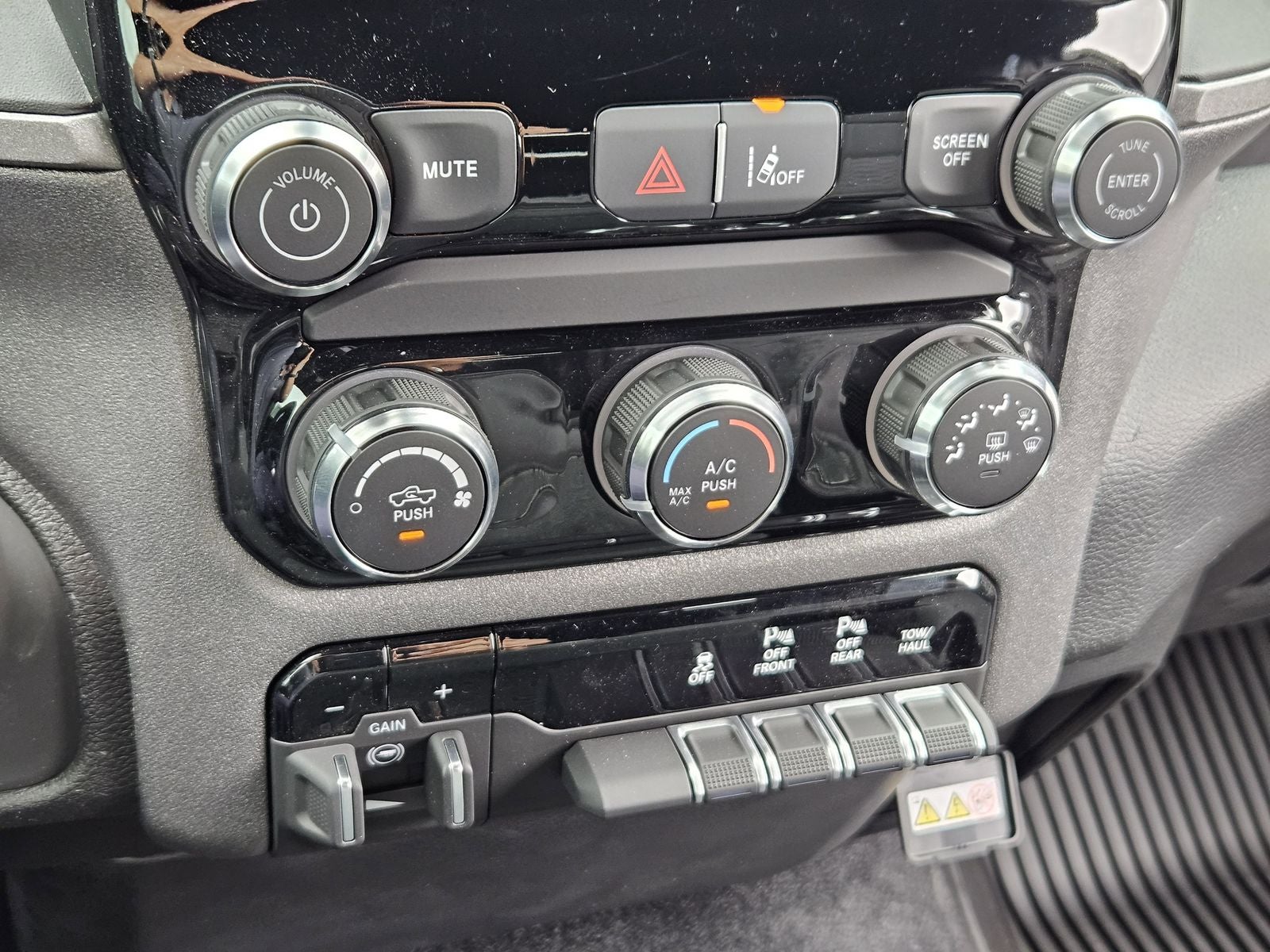 2026 RAM Ram 1500 RAM 1500 WARLOCK CREW CAB 4X4 5'7' BOX