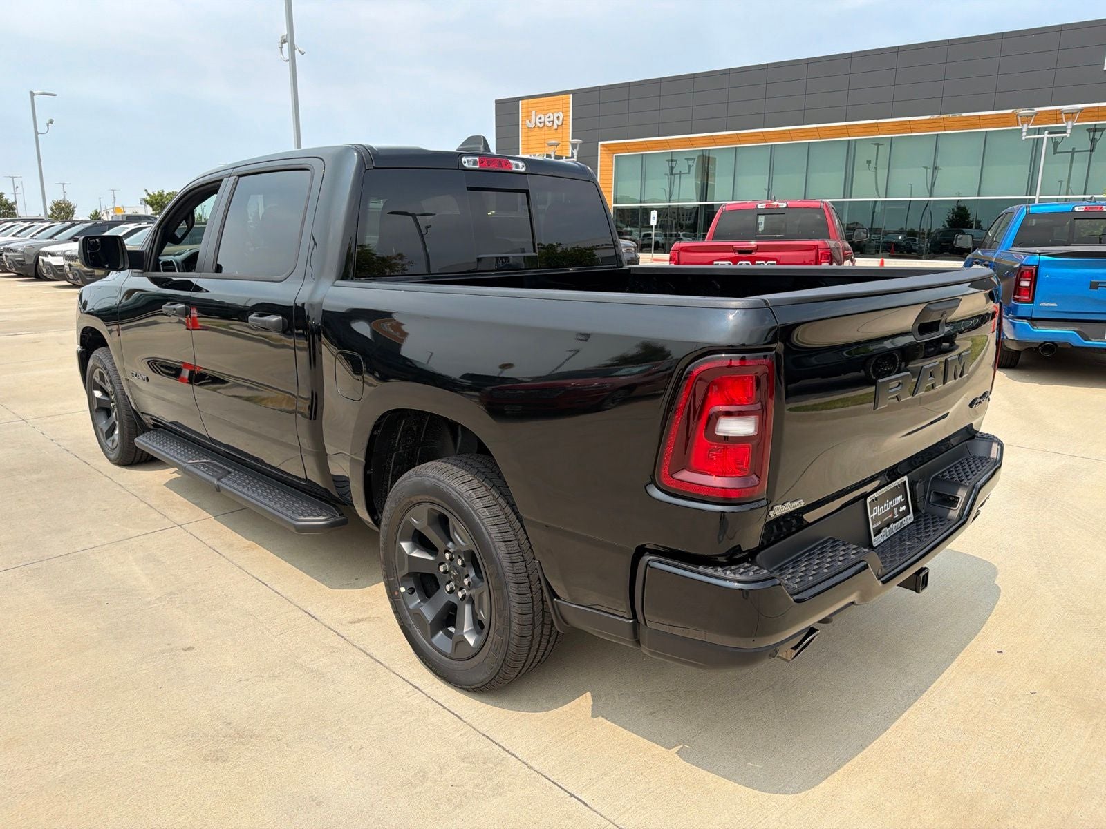 2026 RAM Ram 1500 RAM 1500 EXPRESS CREW CAB 4X4 5'7' BOX