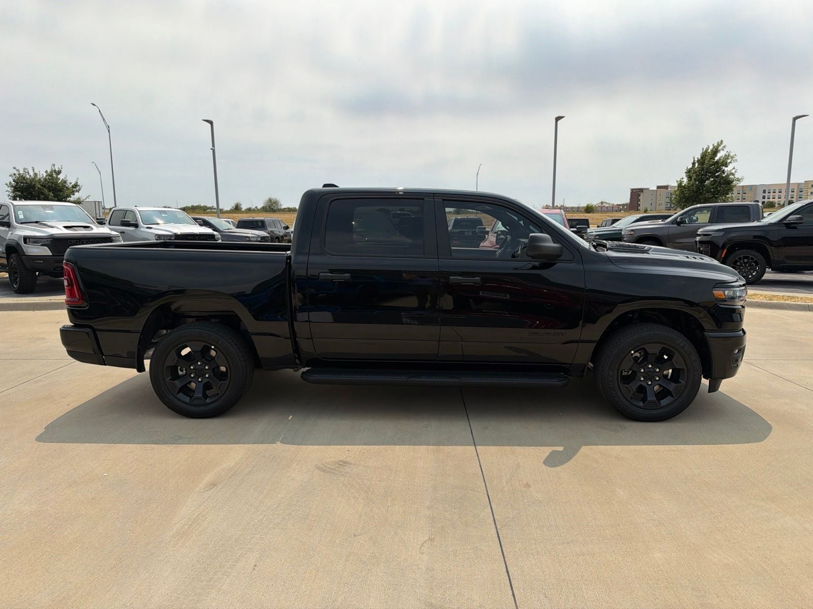 2026 RAM Ram 1500 RAM 1500 EXPRESS CREW CAB 4X4 5'7' BOX