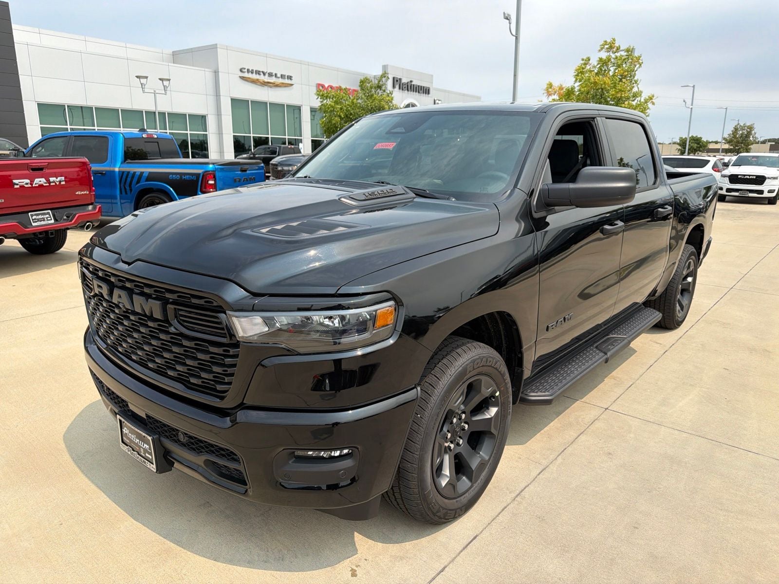 2026 RAM Ram 1500 RAM 1500 EXPRESS CREW CAB 4X4 5'7' BOX