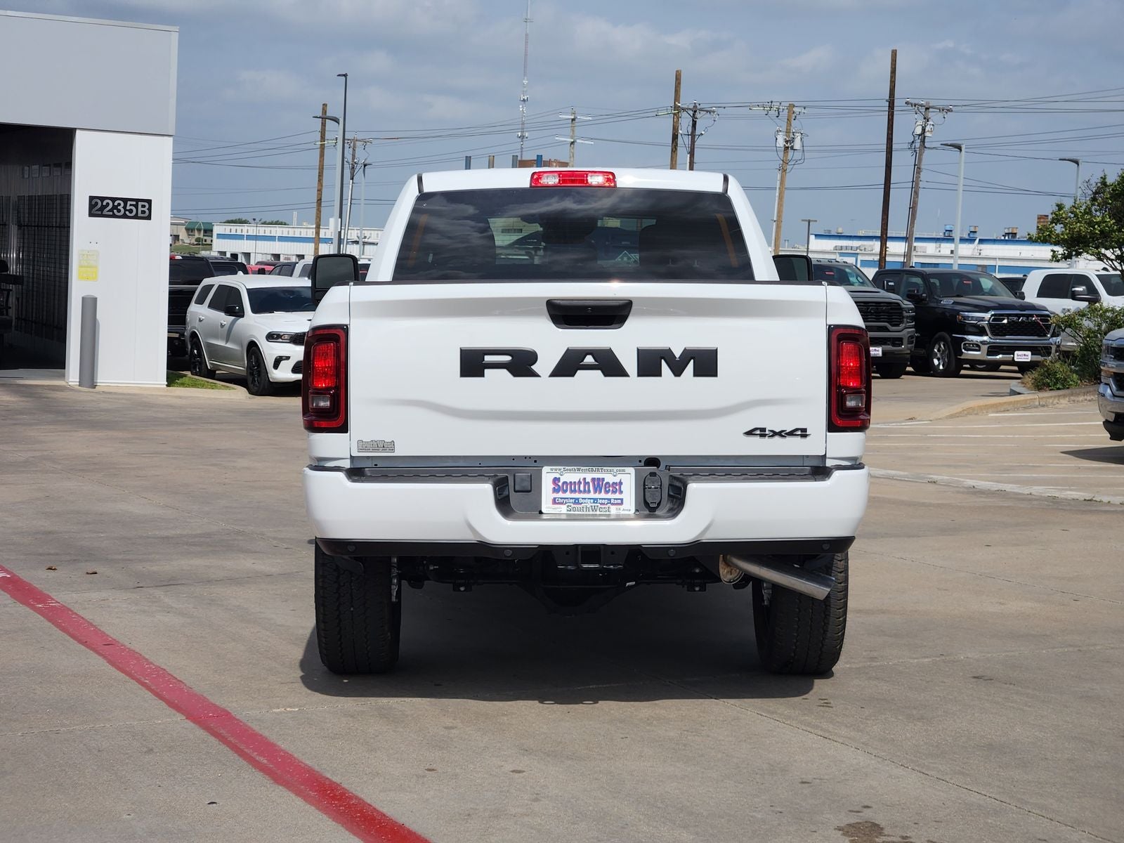 2026 RAM Ram 2500 RAM 2500 BLACK EXPRESS CREW CAB 4X4 6'4' BOX