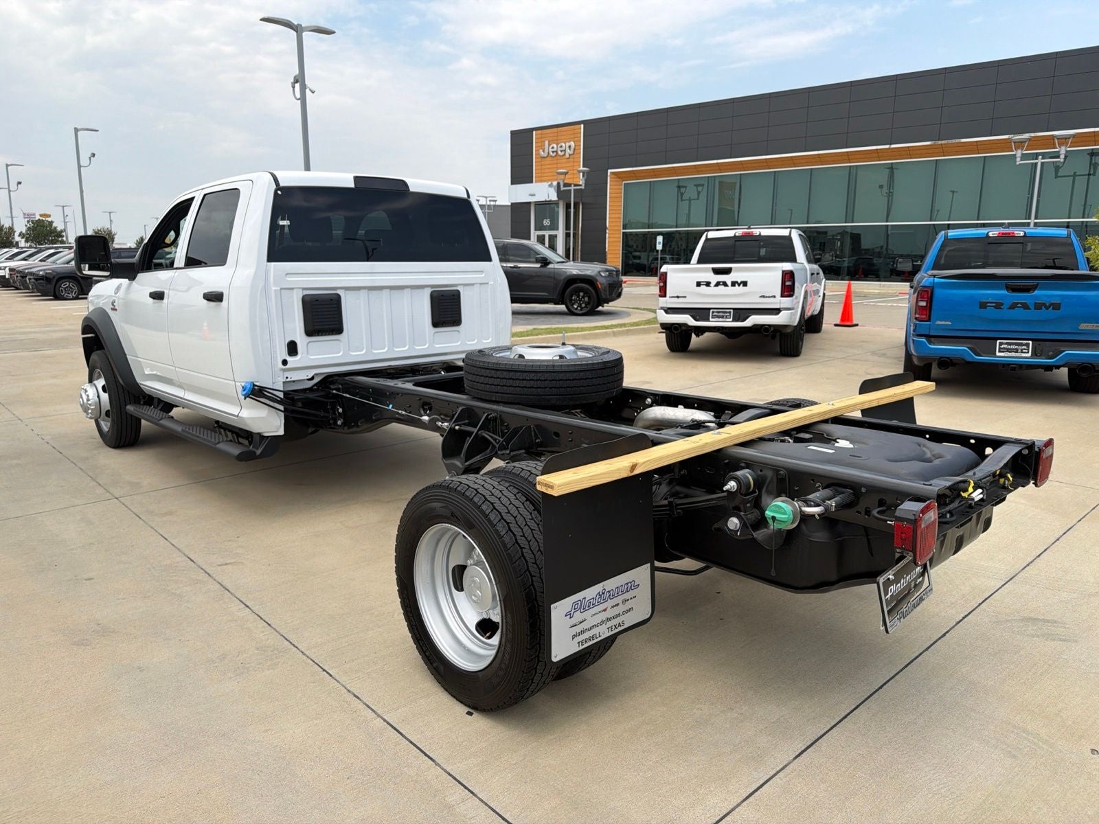 2027 RAM Ram 4500 Chassis Cab RAM 4500 TRADESMAN CHASSIS CREW CAB 4X4 84' CA