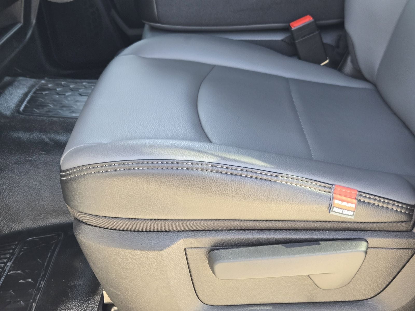 2026 RAM Ram 5500 Chassis Cab RAM 5500 TRADESMAN CHASSIS CREW CAB 4X4 84' CA