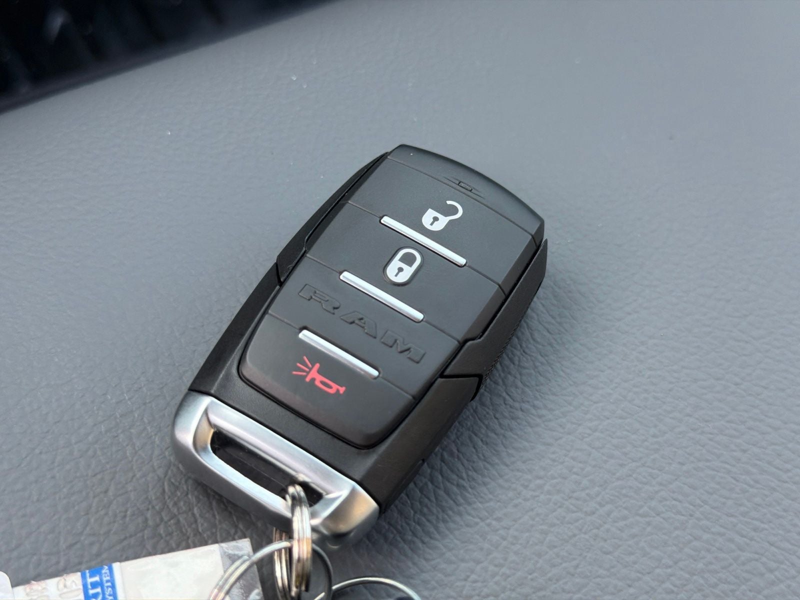 2027 RAM Ram 5500 Chassis Cab RAM 5500 TRADESMAN CHASSIS CREW CAB 4X4 84' CA
