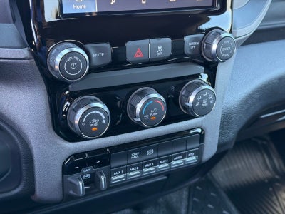 2027 RAM Ram 5500 Chassis Cab RAM 5500 TRADESMAN CHASSIS CREW CAB 4X4 84' CA