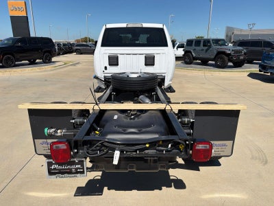 2027 RAM Ram 5500 Chassis Cab RAM 5500 TRADESMAN CHASSIS CREW CAB 4X4 84' CA