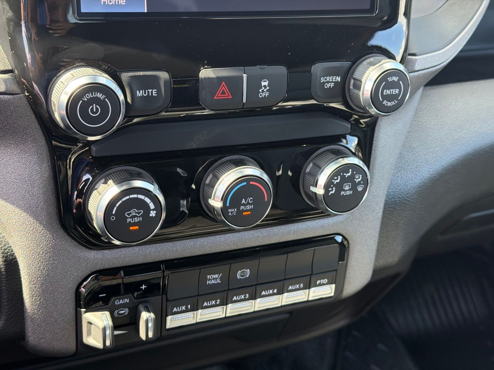 2027 RAM 5500 Chassis Cab Tradesman
