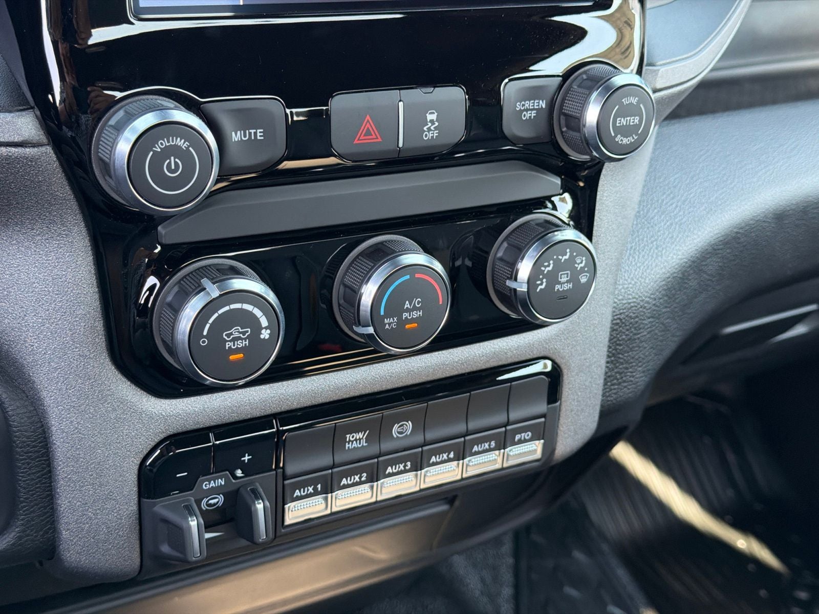 2027 RAM 3500 Chassis Cab Tradesman