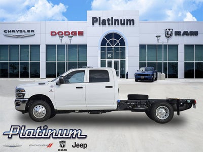 2025 RAM Ram 3500 Chassis Cab RAM 3500 TRADESMAN CREW CAB CHASSIS 4X4 60' CA