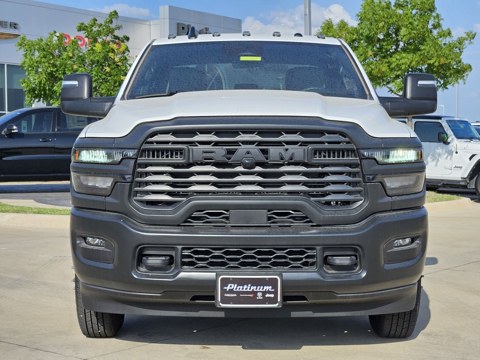 2026 RAM Ram 3500 Chassis Cab RAM 3500 TRADESMAN CREW CAB CHASSIS 4X4 60' CA
