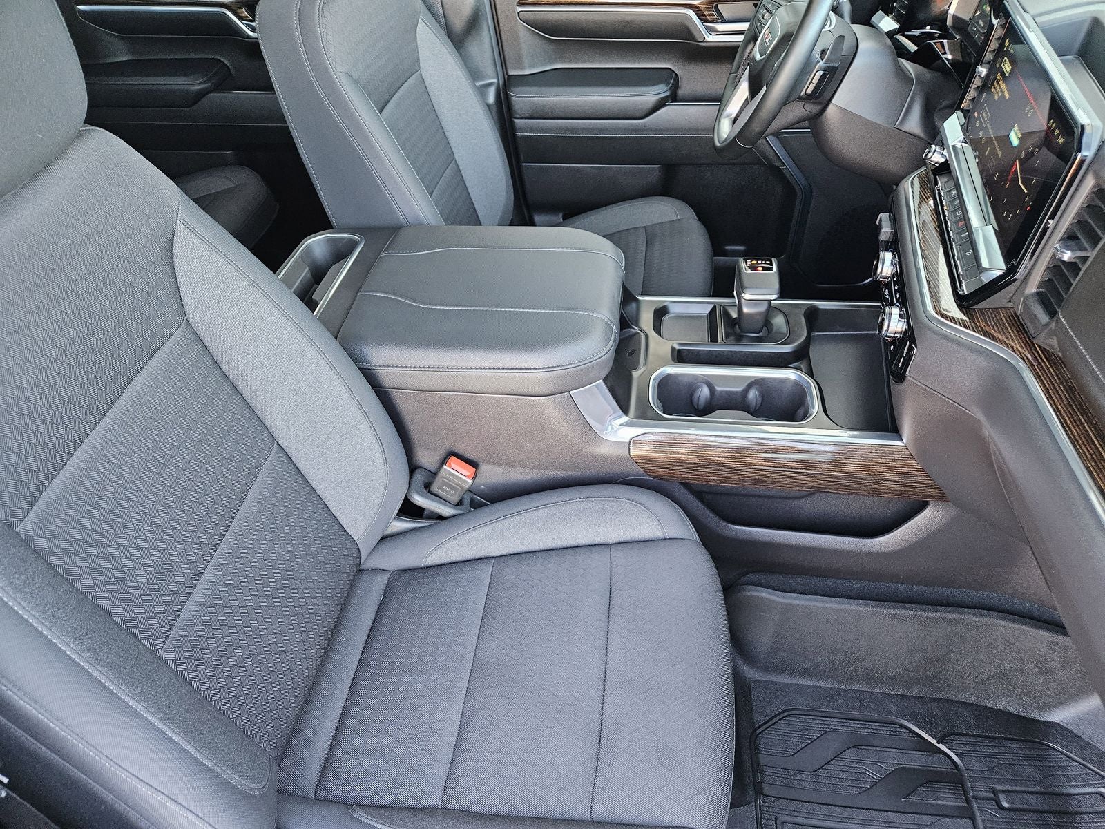 2024 GMC Sierra 1500 4WD Crew Cab Short Box Elevation with 3SB