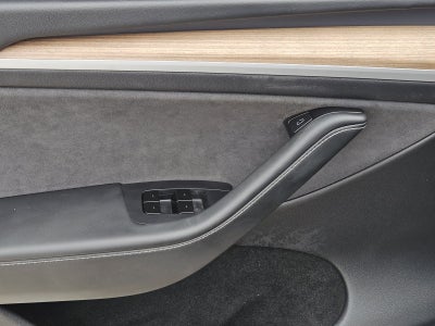 2025 Tesla Model Y Long Range Dual Motor Rear-Wheel Drive