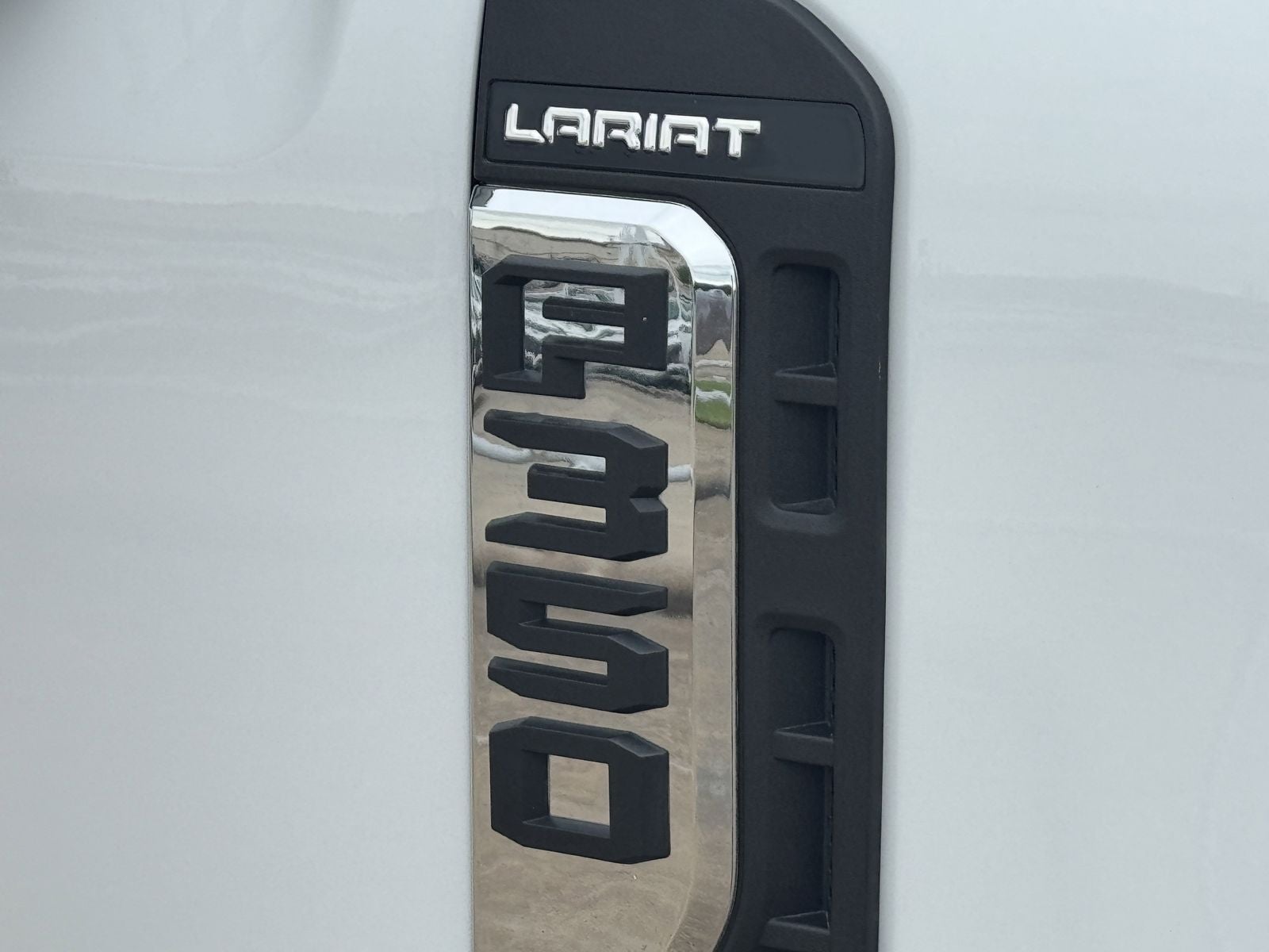 2023 Ford F-350SD Lariat