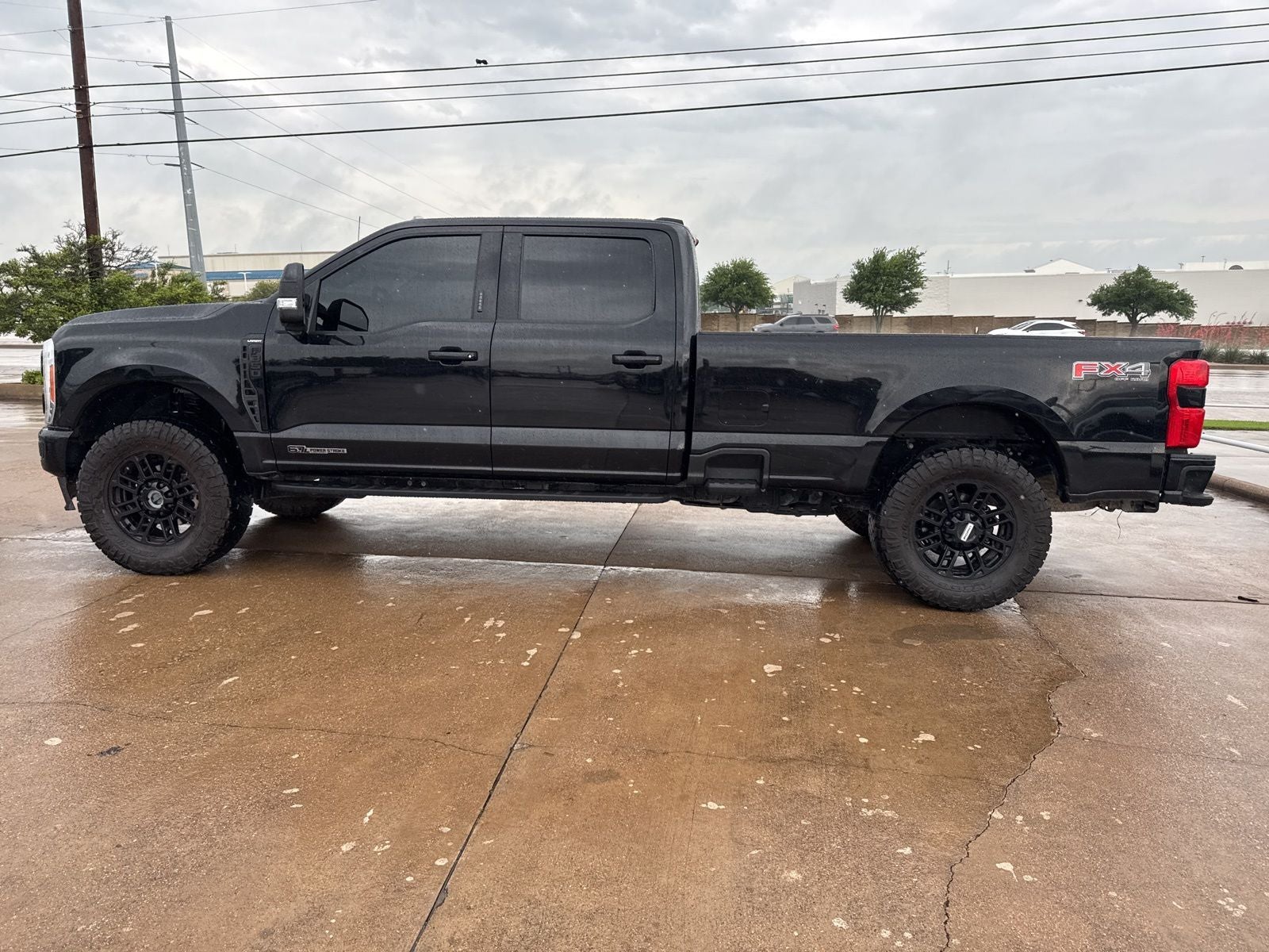 2023 Ford F-350SD Lariat