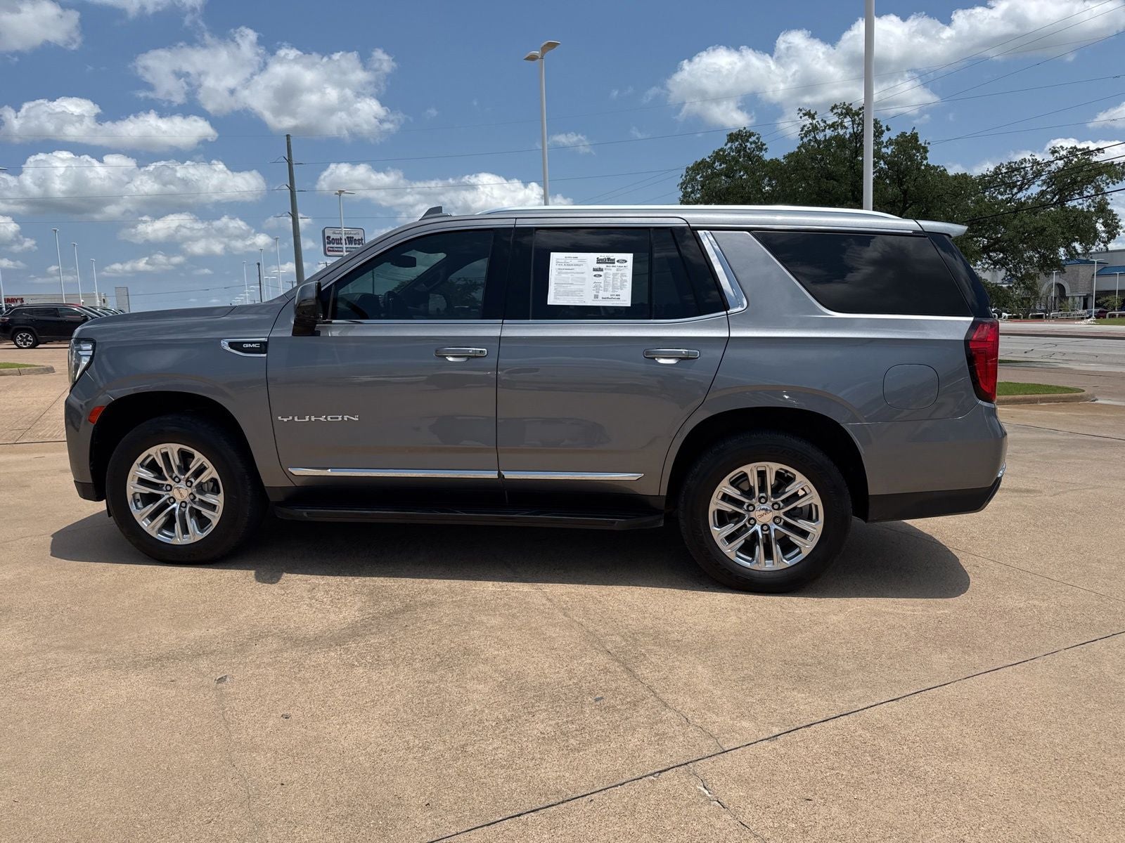 2021 GMC Yukon SLT