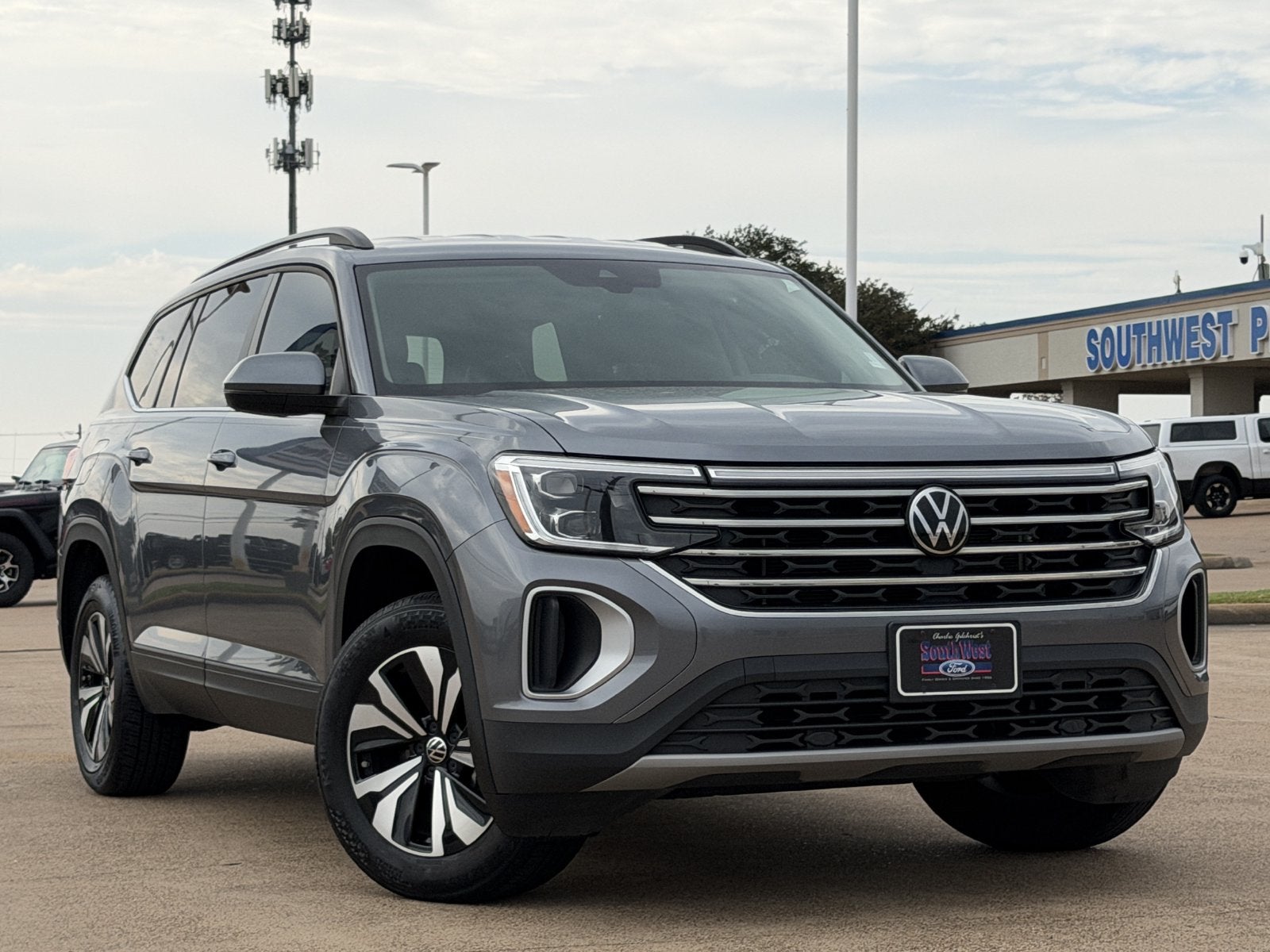 2024 Volkswagen Atlas 2.0T SE