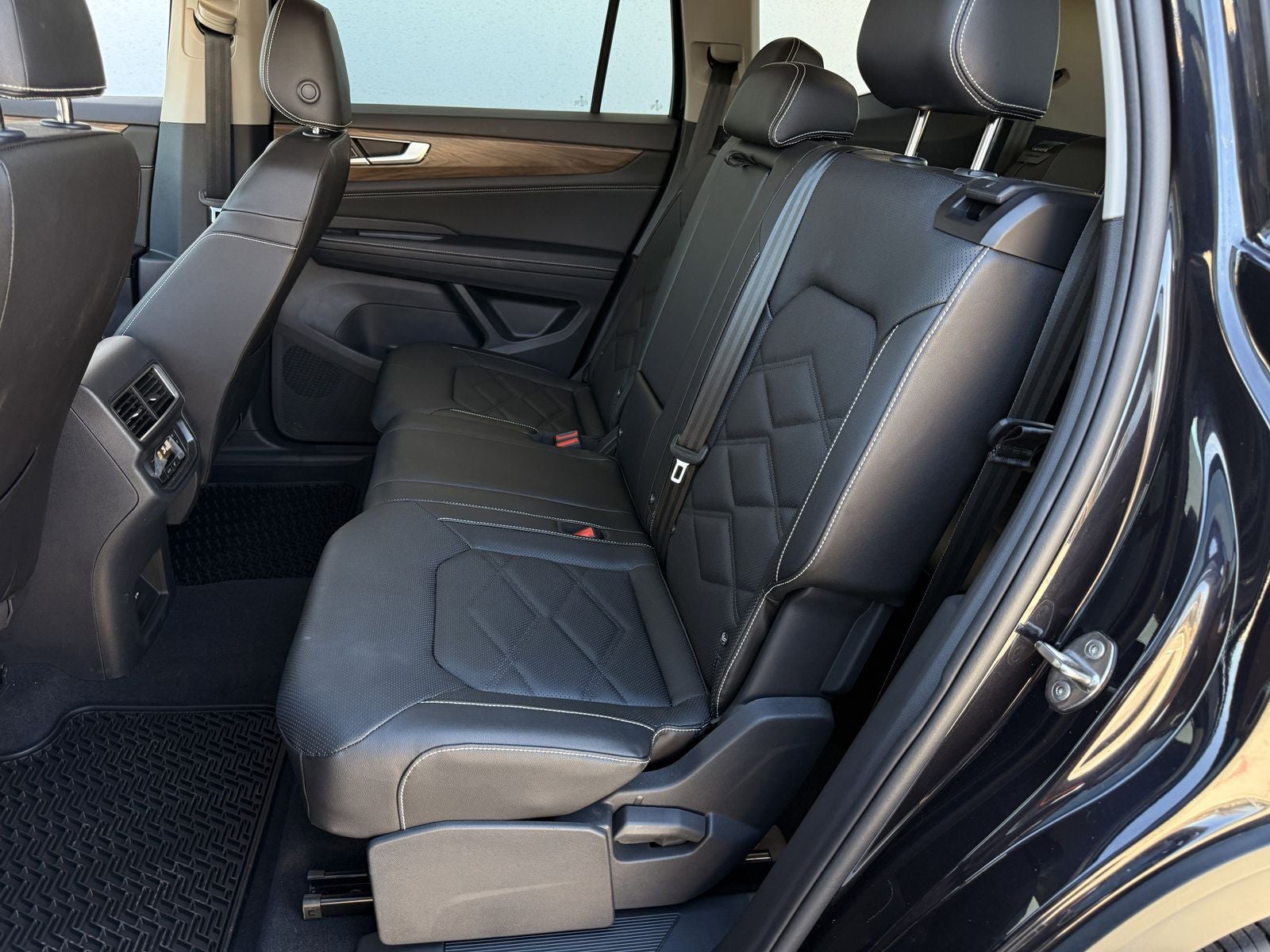 2025 Volkswagen Atlas 2.0T SE