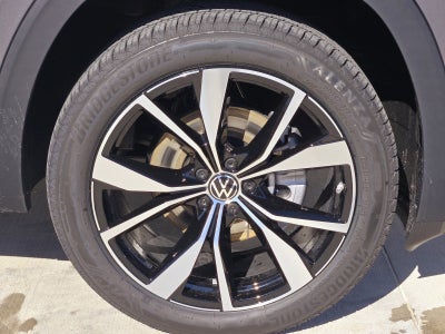 2025 Volkswagen Atlas Cross Sport 2.0T SEL Premium R-Line