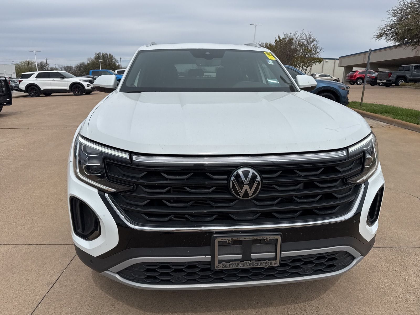 2024 Volkswagen Atlas Cross Sport 2.0T SE w/Technology