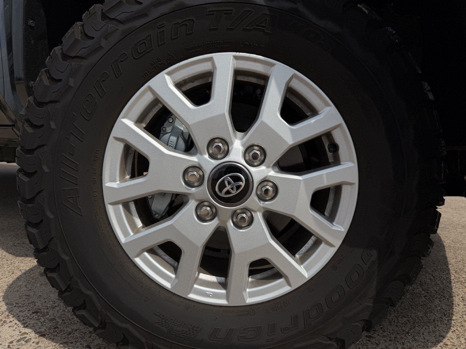 2025 Toyota Tacoma SR5