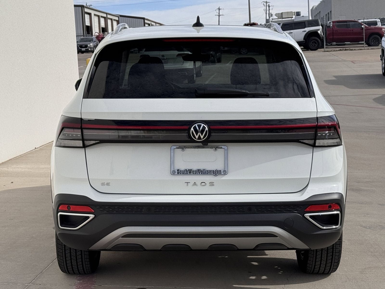 2025 Volkswagen Taos 1.5T SE