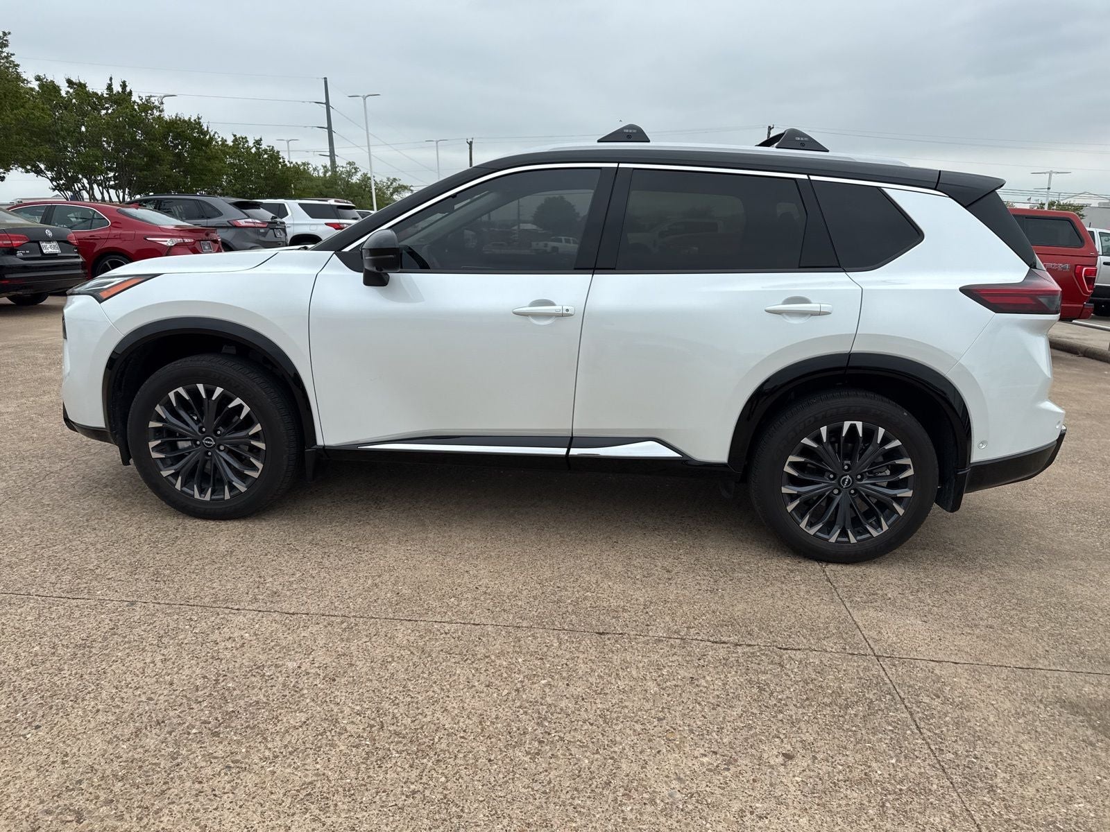 2025 Nissan Rogue Platinum