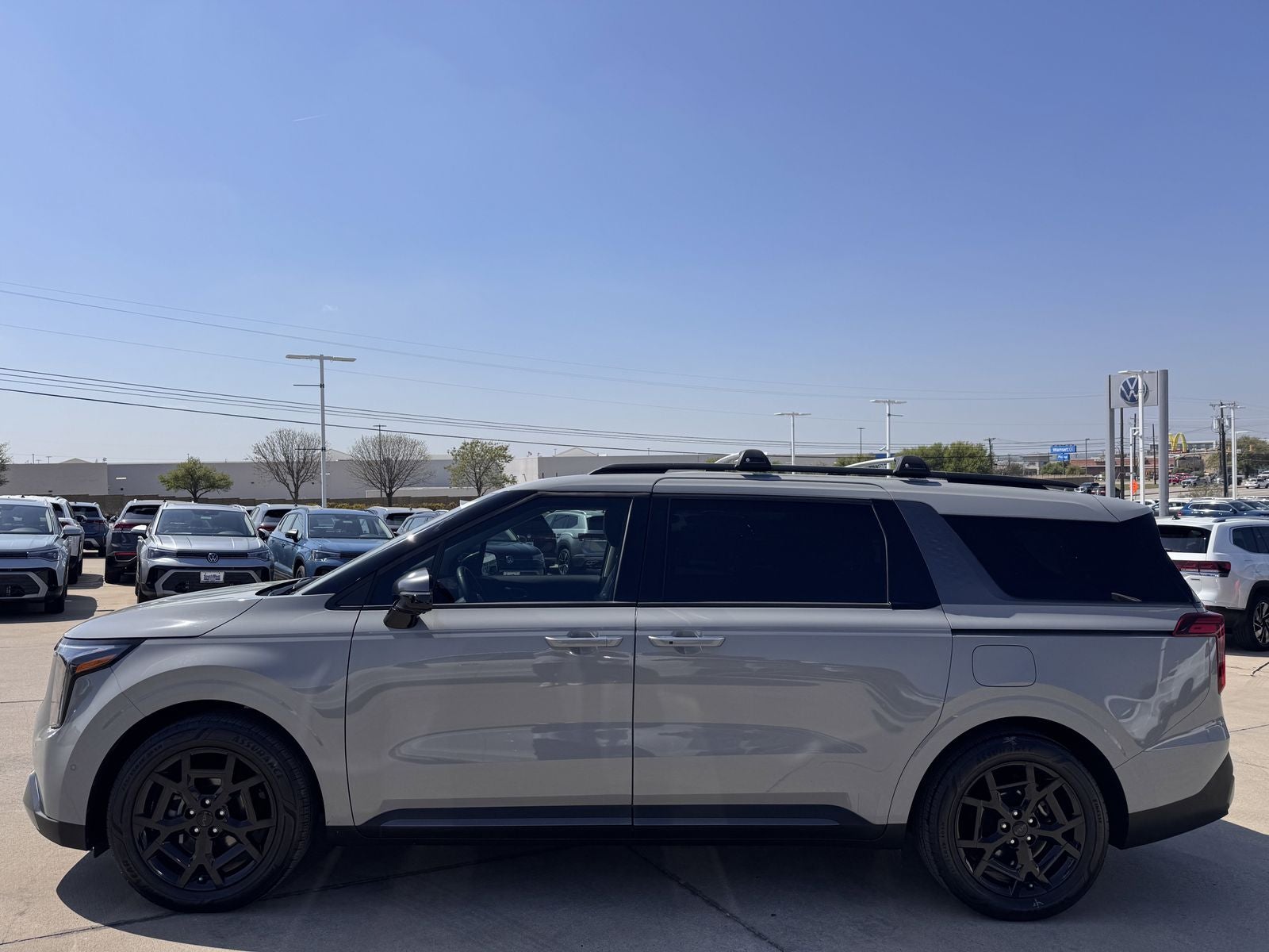 2025 Kia Carnival SX