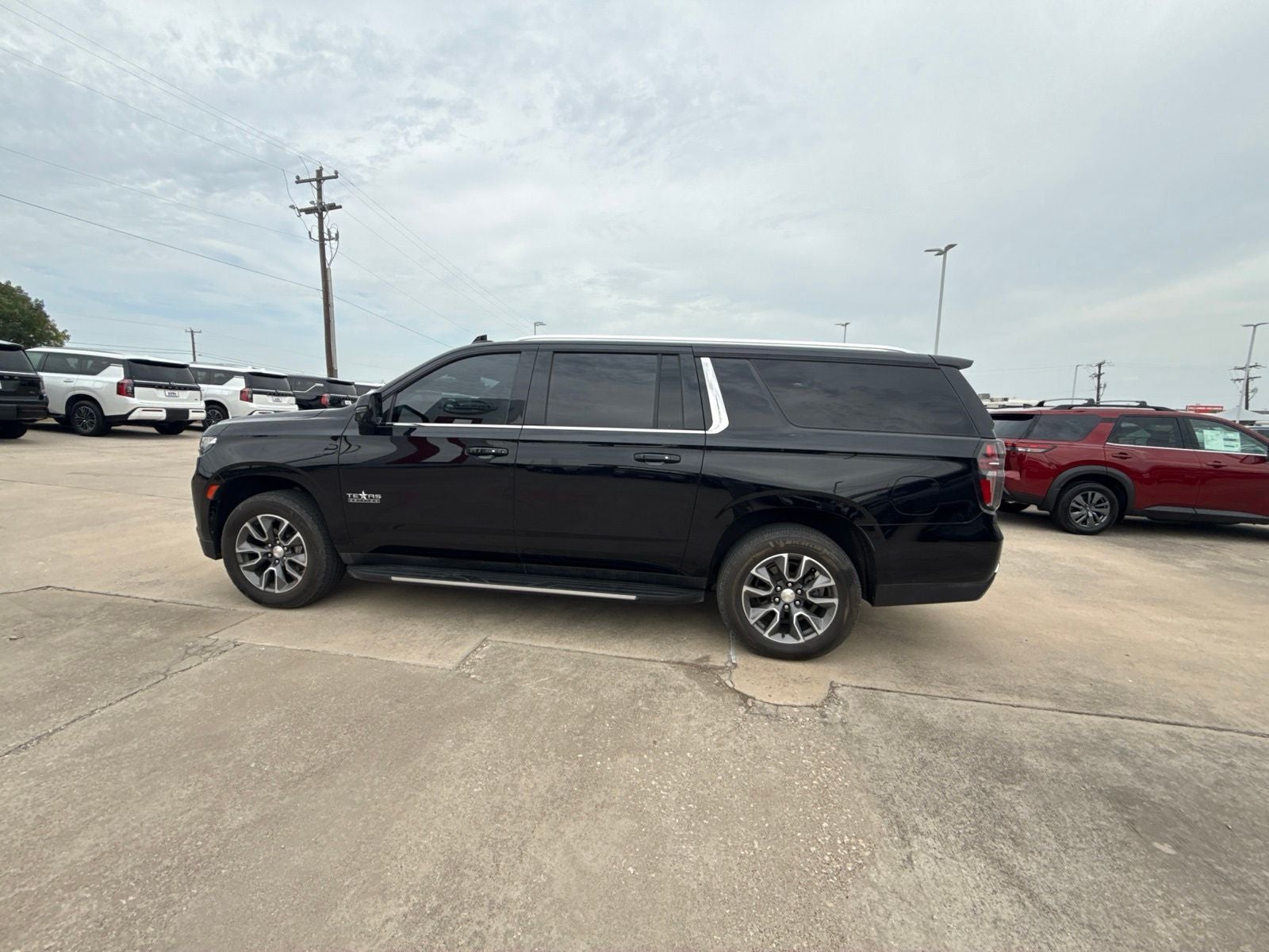 2023 Chevrolet Suburban LT